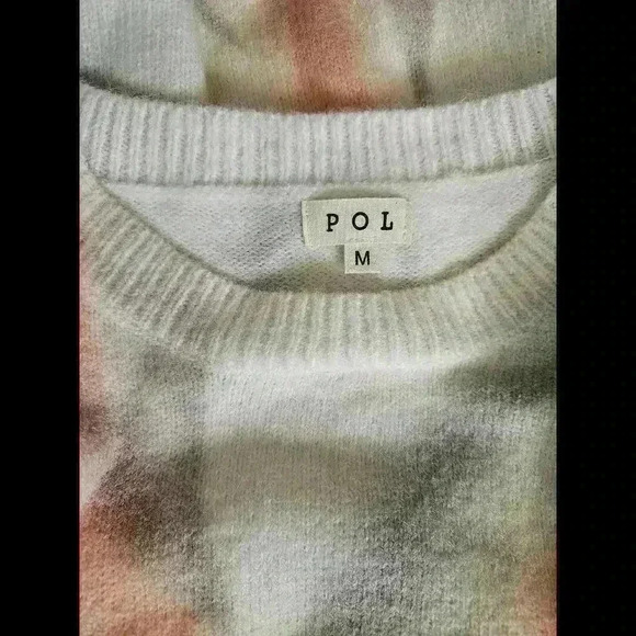 Cozy Oversized Pastel Sweater - Soft Knit with Abstract Pattern - Picture 3 of 3